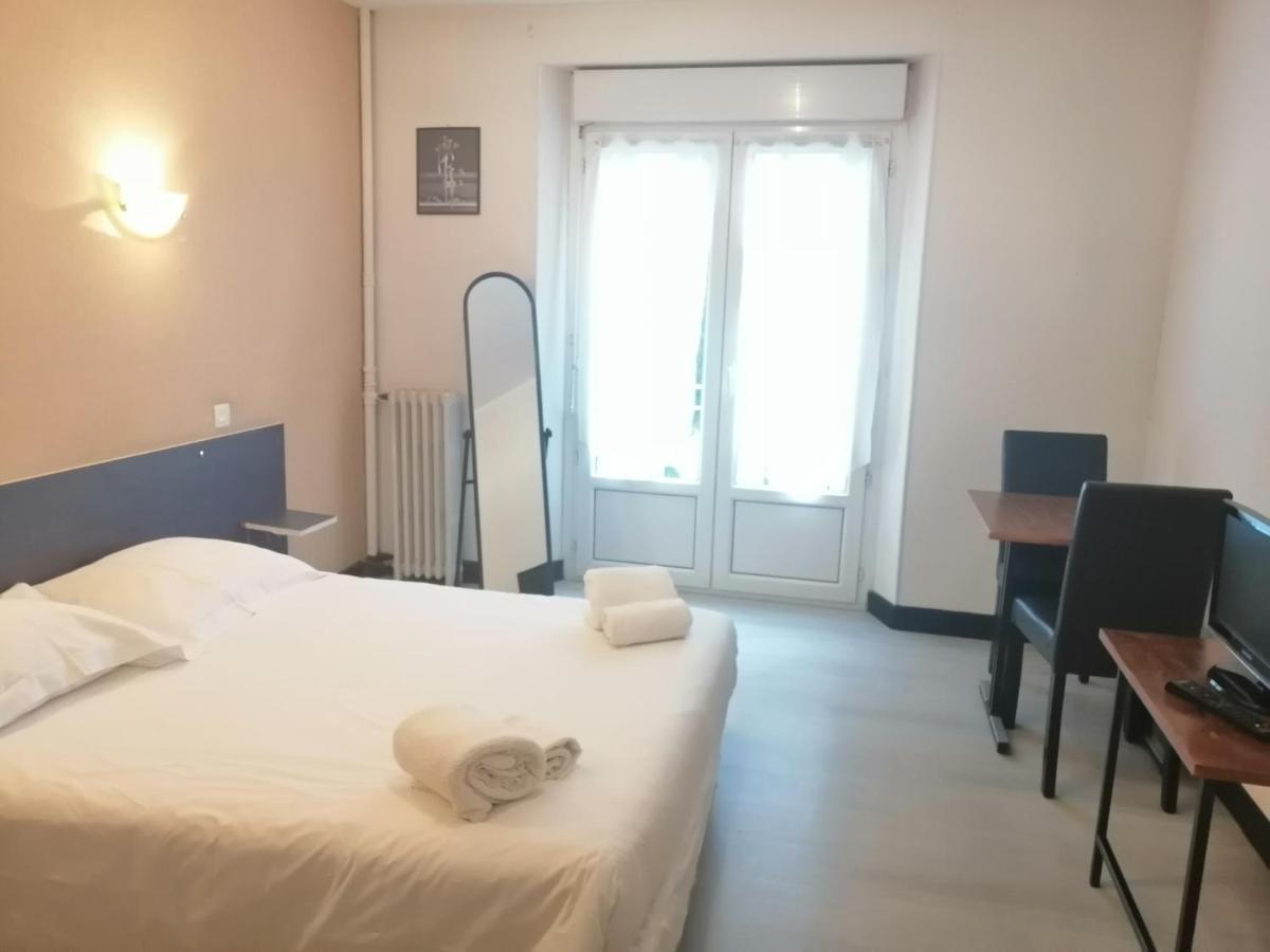 Hotel Francois Ier Bagneres-de-Luchon ภายนอก รูปภาพ