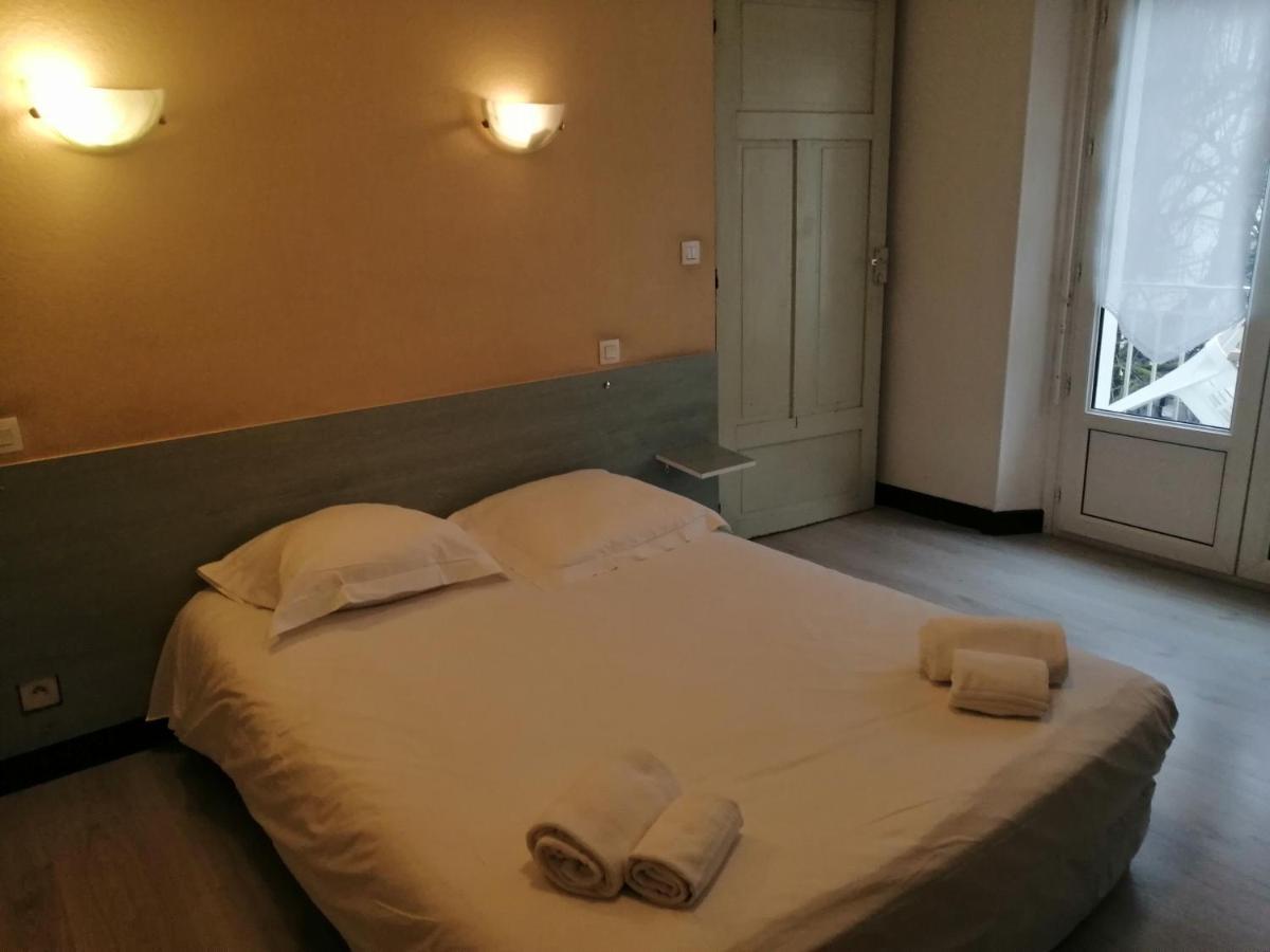 Hotel Francois Ier Bagneres-de-Luchon ภายนอก รูปภาพ